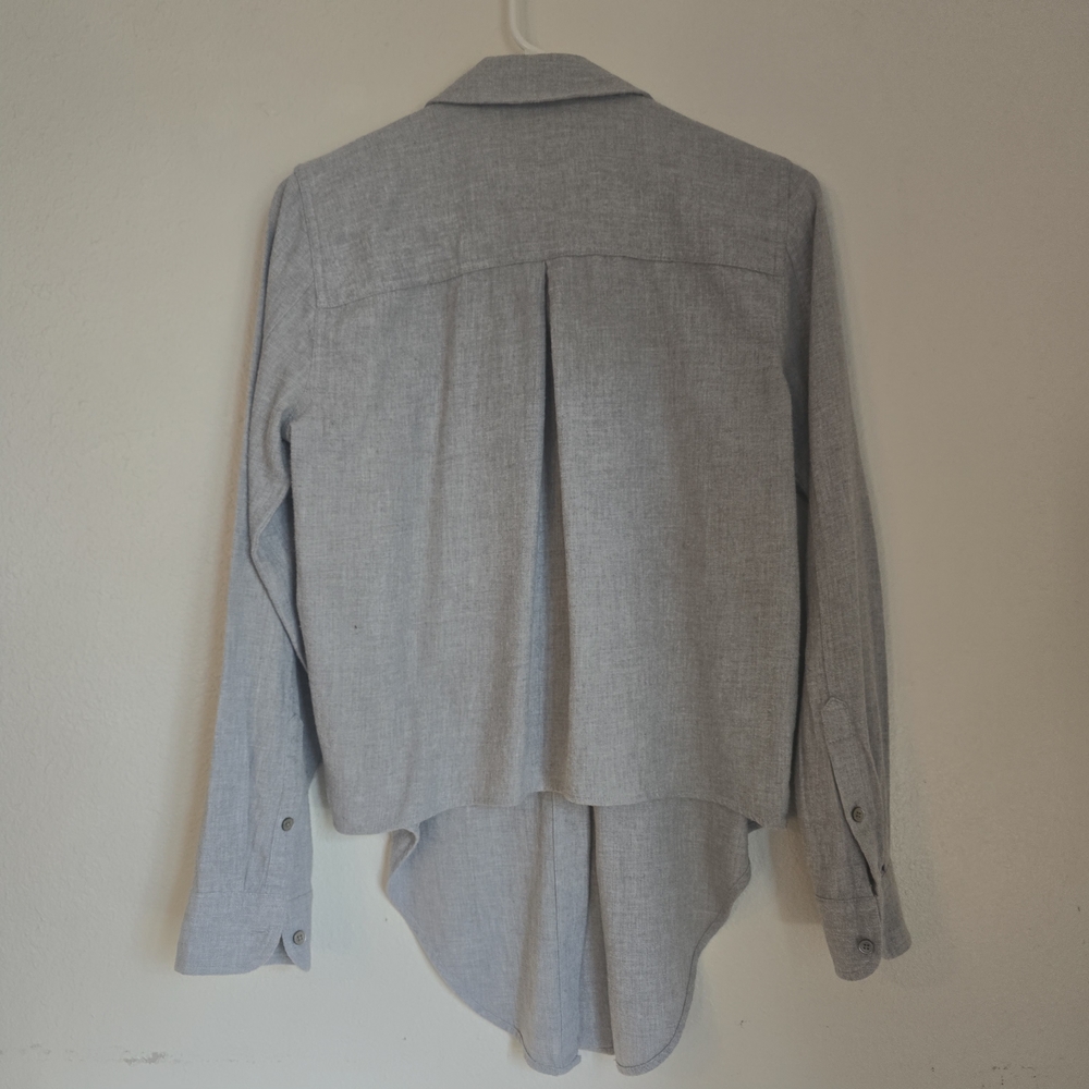 Madewell Women's Light Gray Casual Button-Down Shirt - Picture 2 of 9